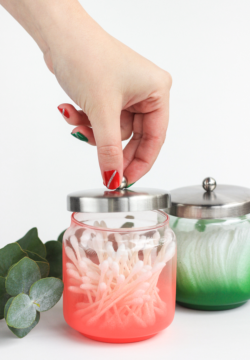 Add some color to your bathroom with this easy (and quick) jar makeover diy!