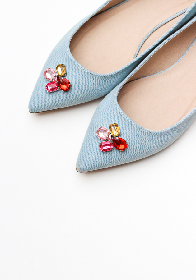 Add some sparkle to your shoes with this easy diy rhinestone flats tutorial!