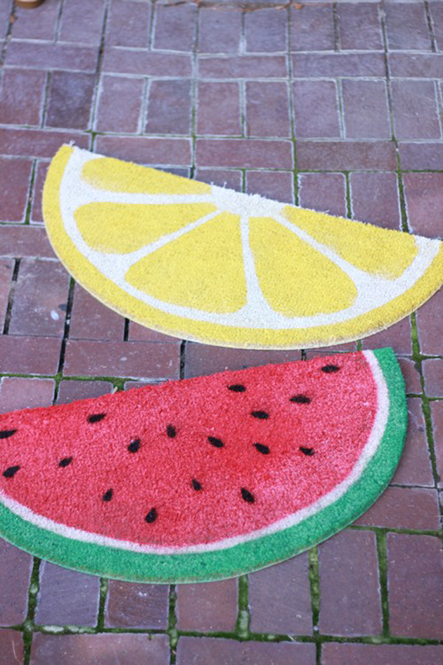 Freshen up your front steps with these 10 DIY Doormats for spring!