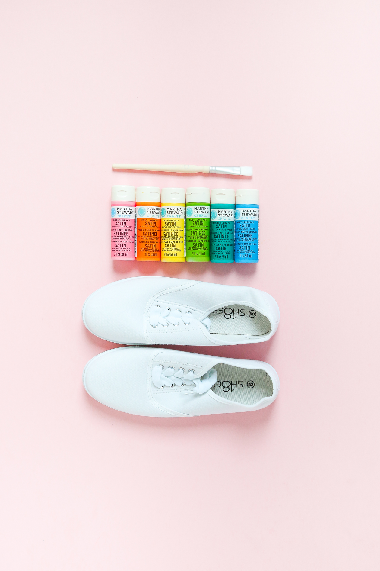  Want Kate Spade Shoes but don't have the budget? Try this easy DIY! Add color to your step with these DIY Confetti Shoes! Polka dot shoes every looked this cute.