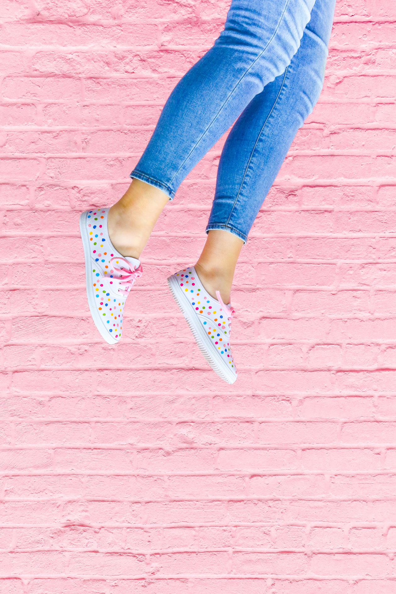 Want Kate Spade Shoes but don't have the budget? Try this easy DIY! Add color to your step with these DIY Confetti Shoes! Polka dot shoes every looked this cute.