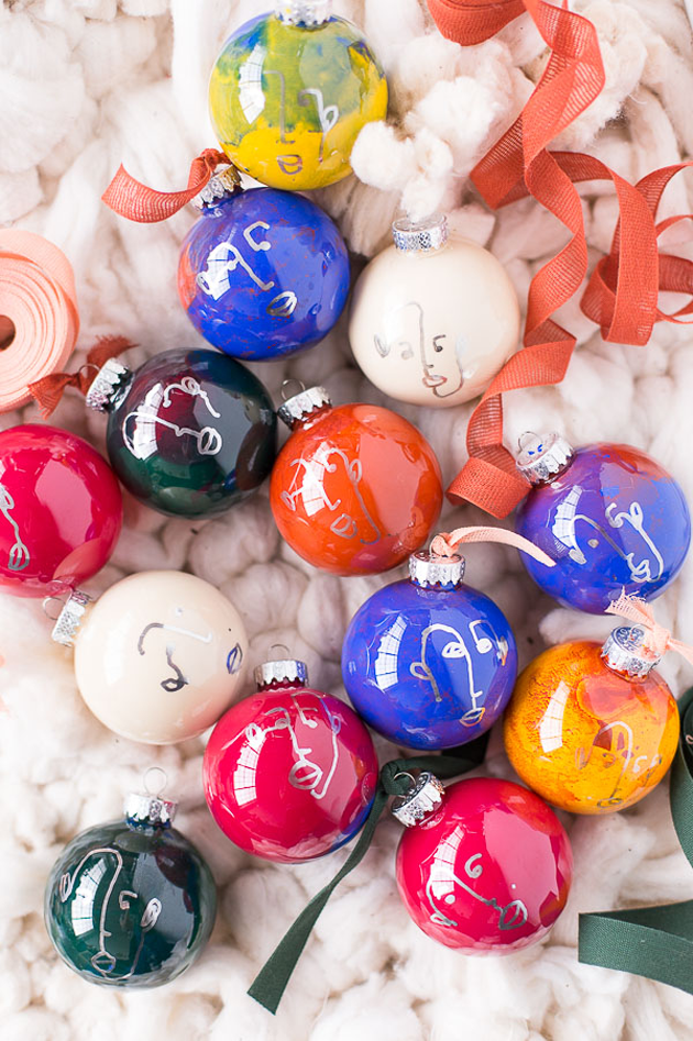 25 DIY Christmas Ornaments