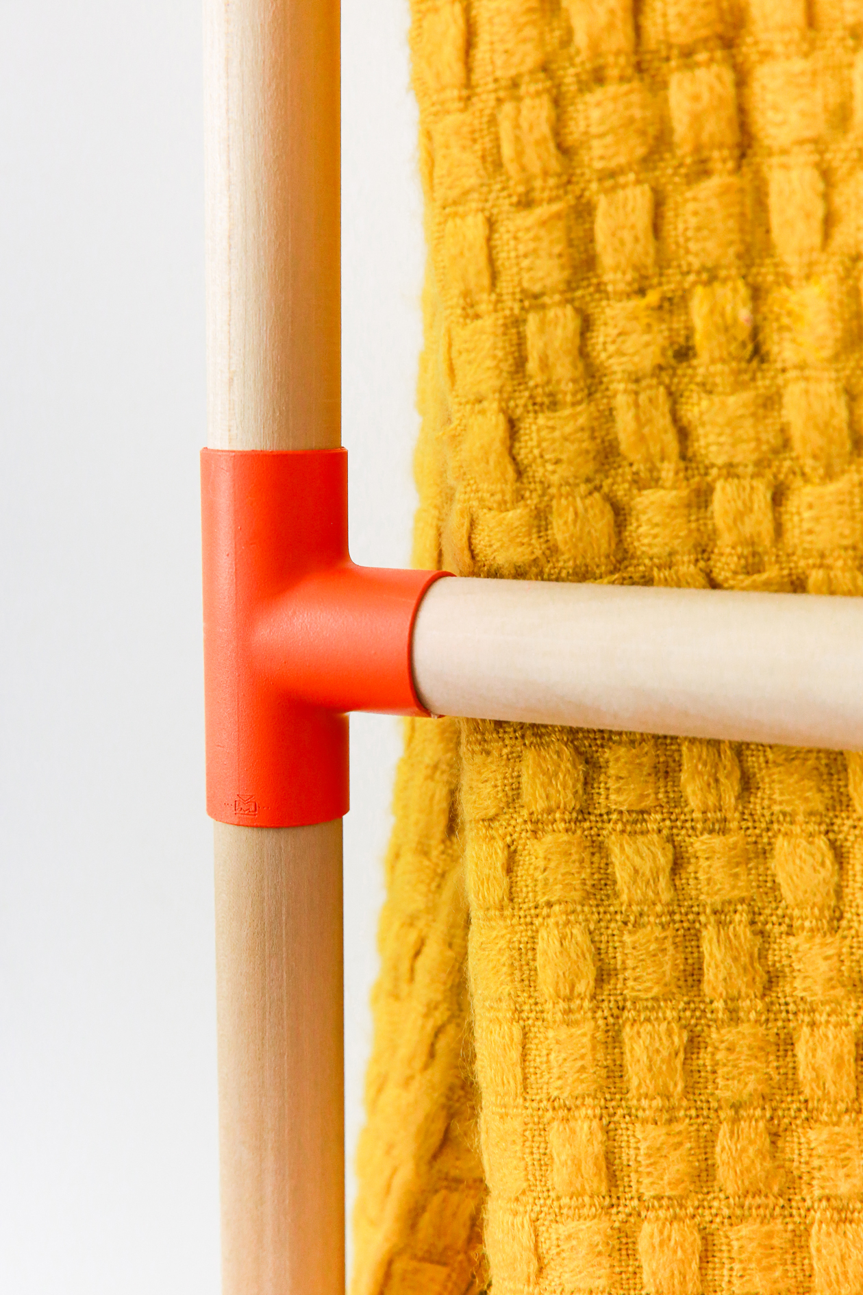 DIY Wooden Dowel Blanket Ladder
