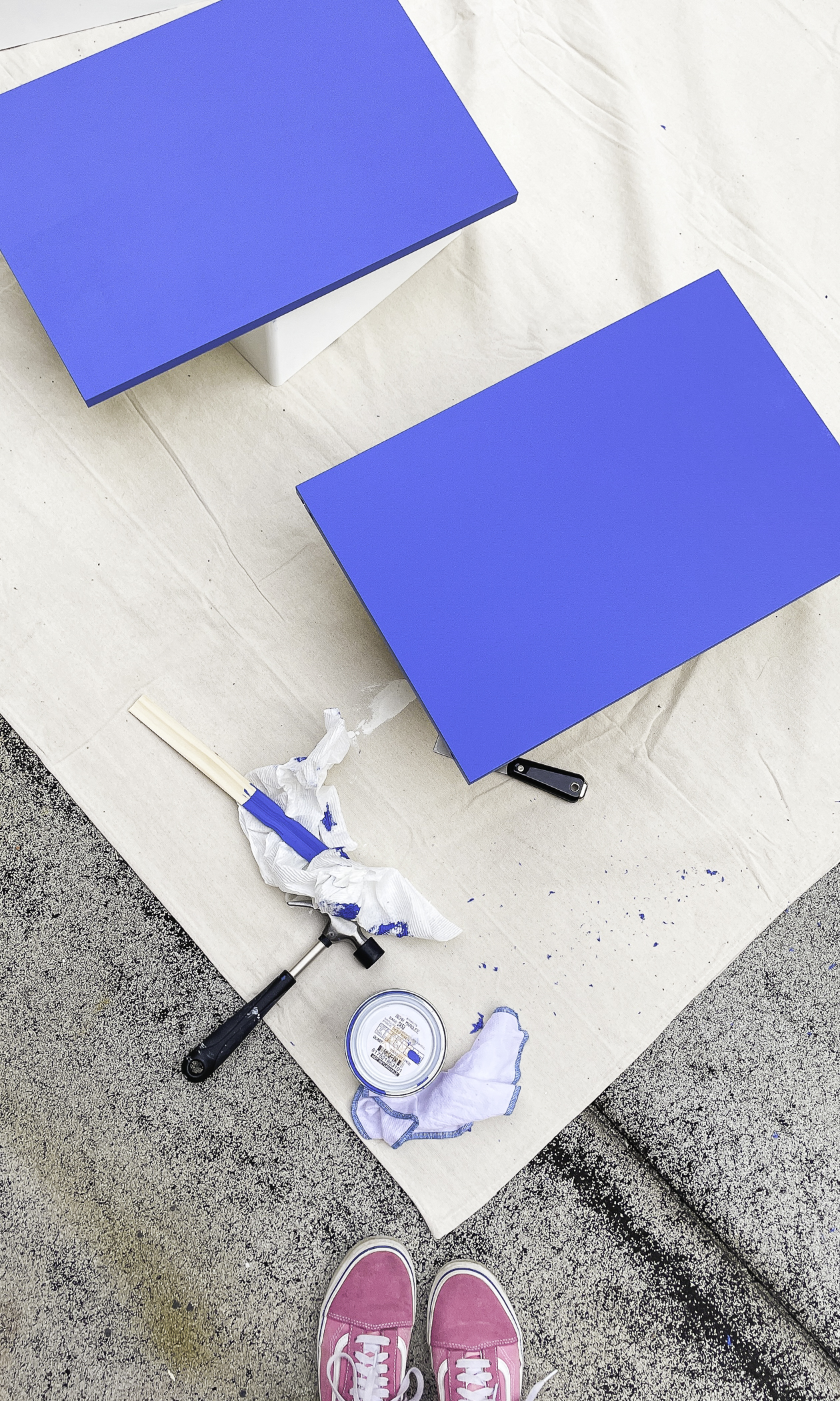 Ikea Desk Hack: Part II. How to paint Ikea furniture and how to make a desk using this basic Ikea furniture piece! 