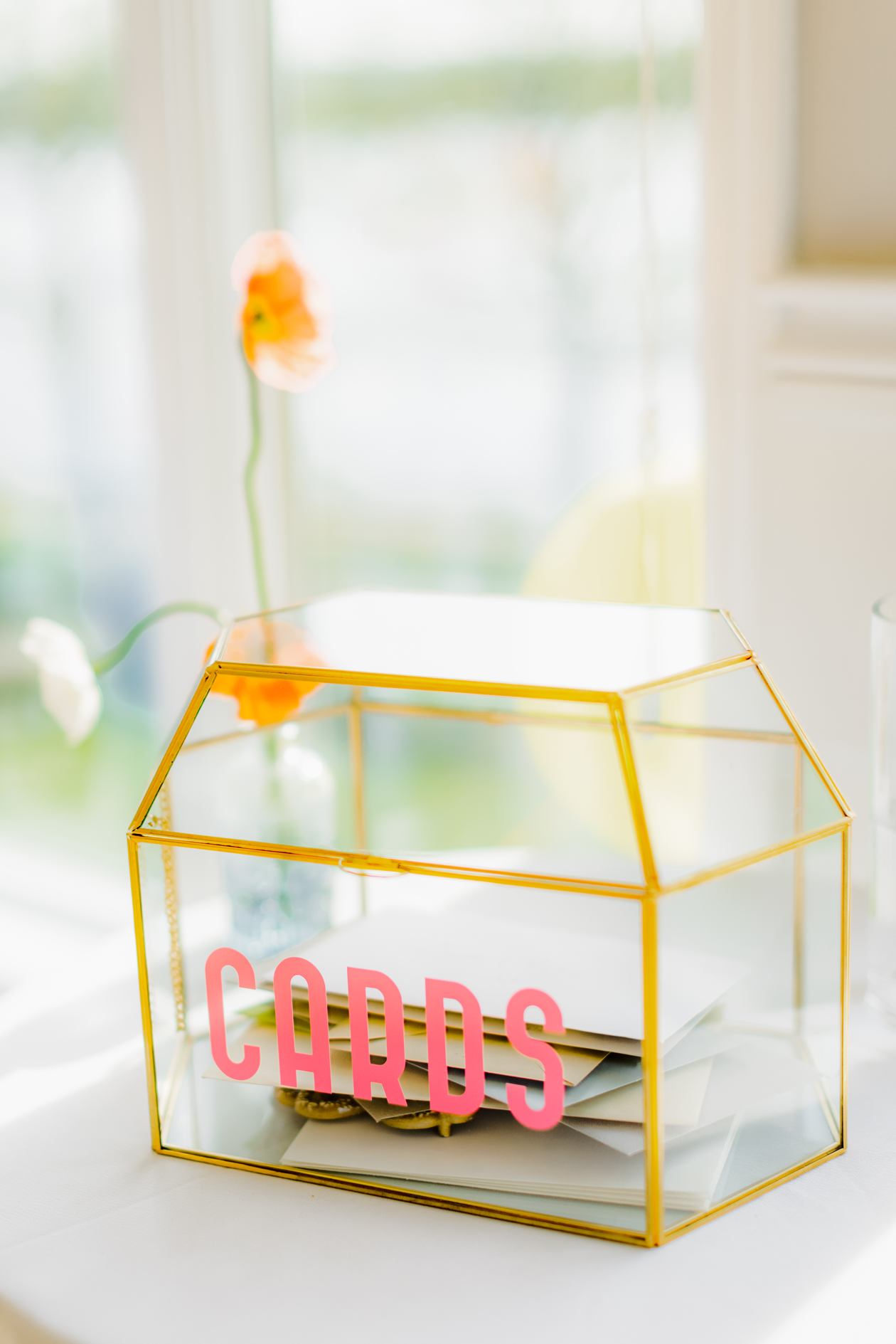 Brides on a budget will want to make these 10 Colorful DIY Wedding Decor Ideas! Add color to your wedding day with DIY projects any bride can make!